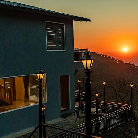 Stayvista At Sunset Springs With Pool & Views Nainital Buitenkant foto
