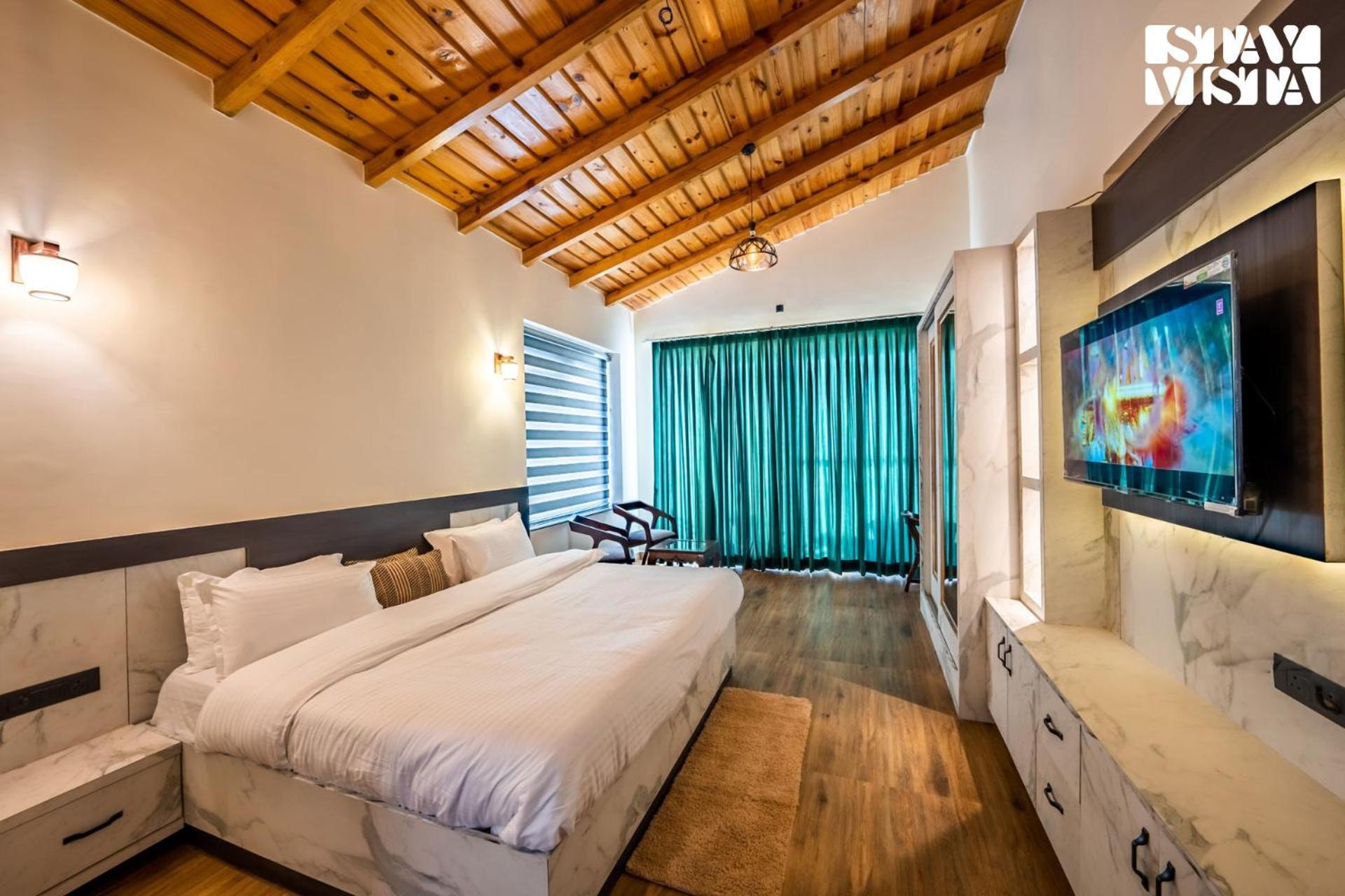 Stayvista At Sunset Springs With Pool & Views Nainital Buitenkant foto